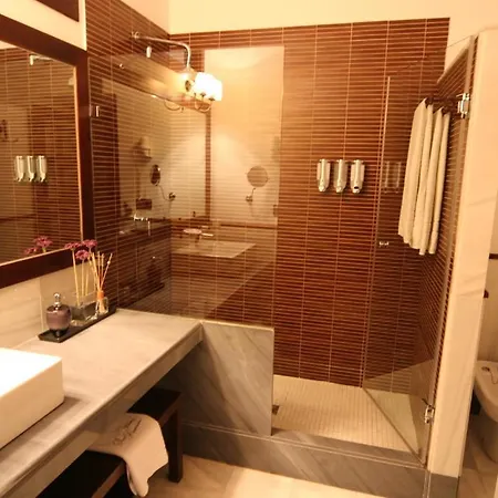 Guest house Palacio San Bartolome 2*